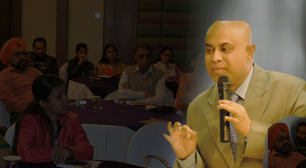 यदि आप सकारात्मक दृष्टिकोण विकसित करना चाहते हैं, तो "अभी करो" वाक्यांश सीखें और टालमटोल की आदत छोड़ें।